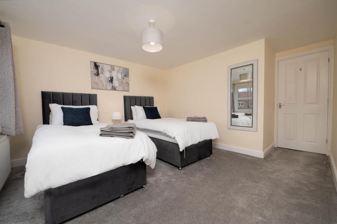 Stunning 3 Bed With Parking & Garden Holiday home